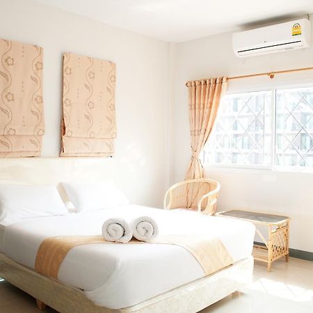 Buakhao Service Home Pattaya Rum bild
