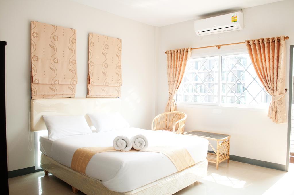 Buakhao Service Home Pattaya Rum bild